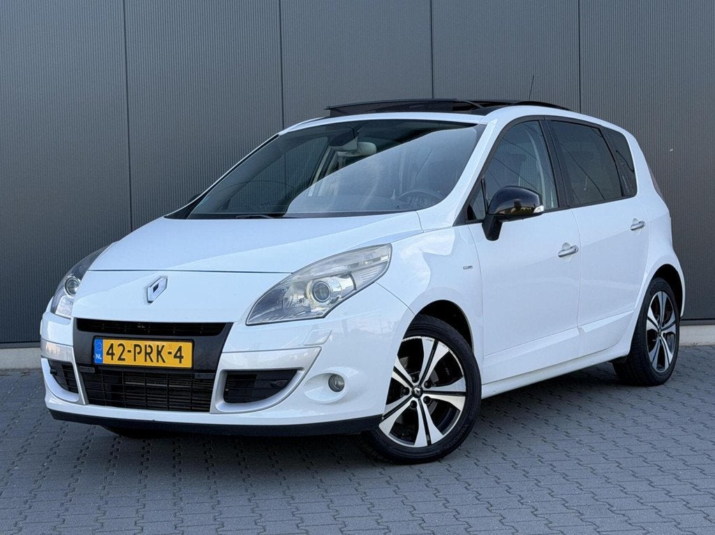 Renault Scenic 1.4 TCe Bose Panoramadak - Navi - Camera - Le, Auto's, Renault, Voorwielaandrijving, Euro 5, 4 cilinders, Leder en Stof