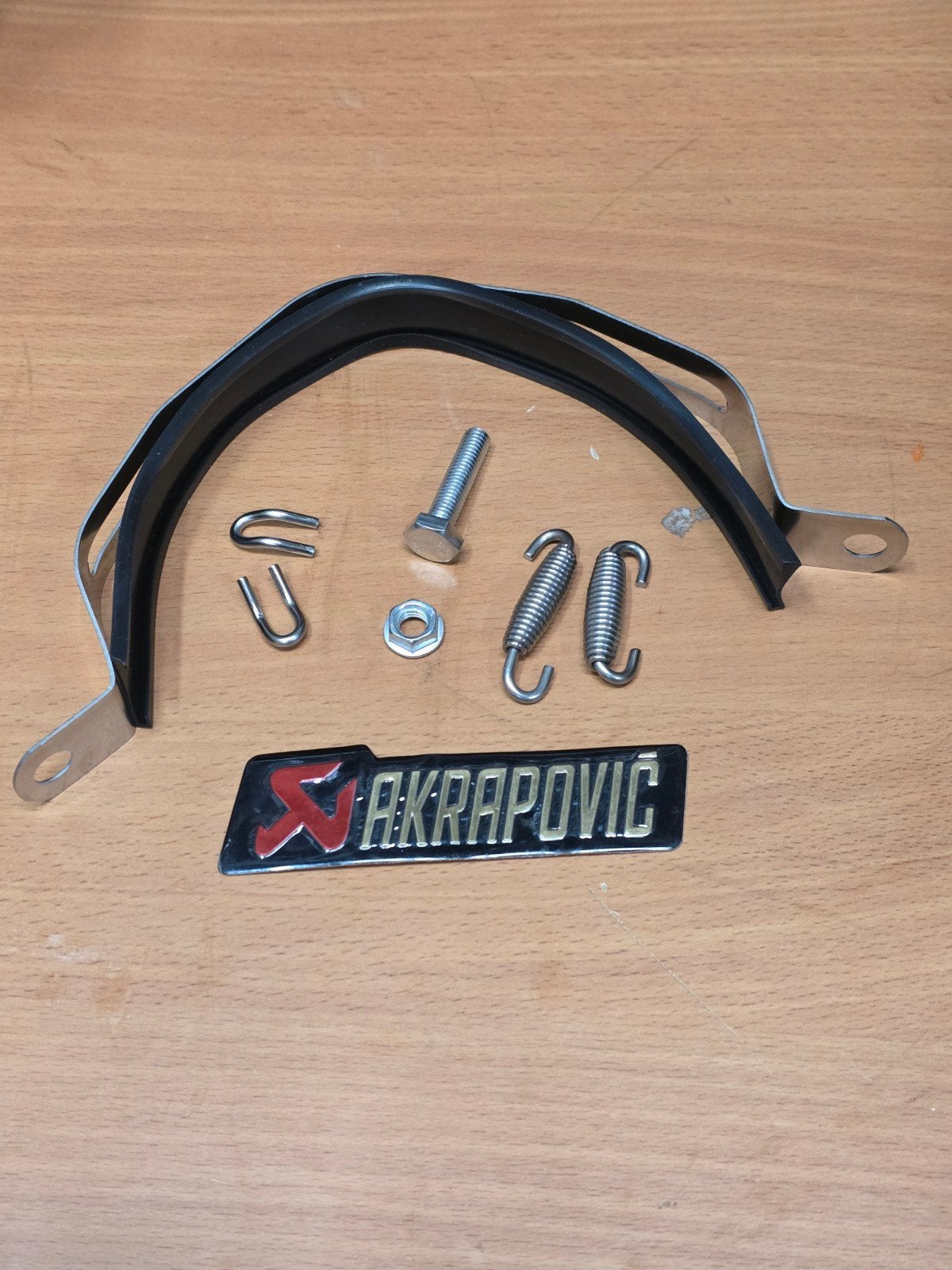 Akrapovic Uitlaat Bevestigingsset - Nieuwstaat, Nieuw, Ophalen of Verzenden, Nvt, Nvt