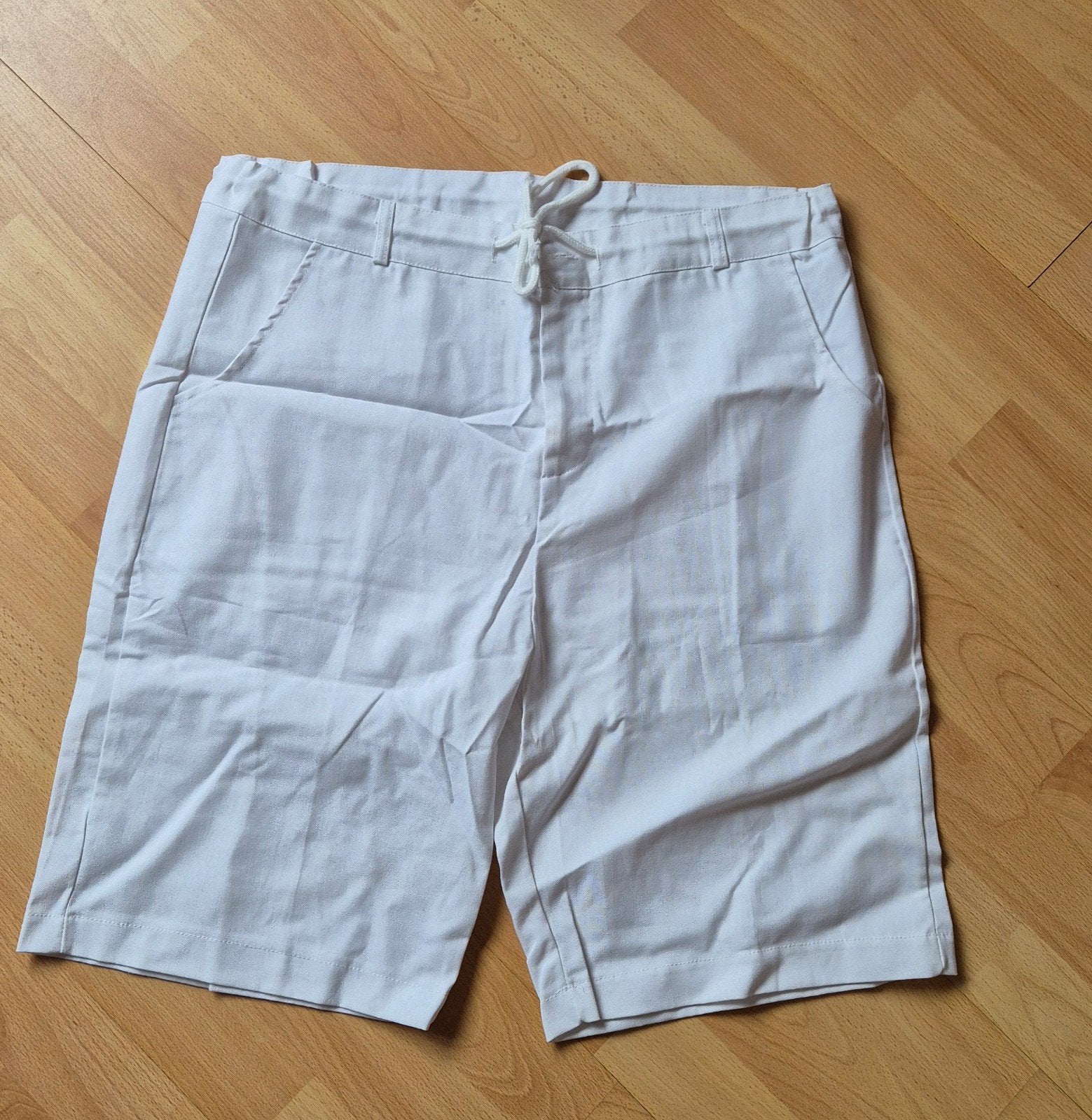 Nieuwe hagelwitte heren korte broek katoen/ linnen maat M., Kleding | Heren, Ophalen of Verzenden, Nieuw, Maat 48/50 (M), Wit