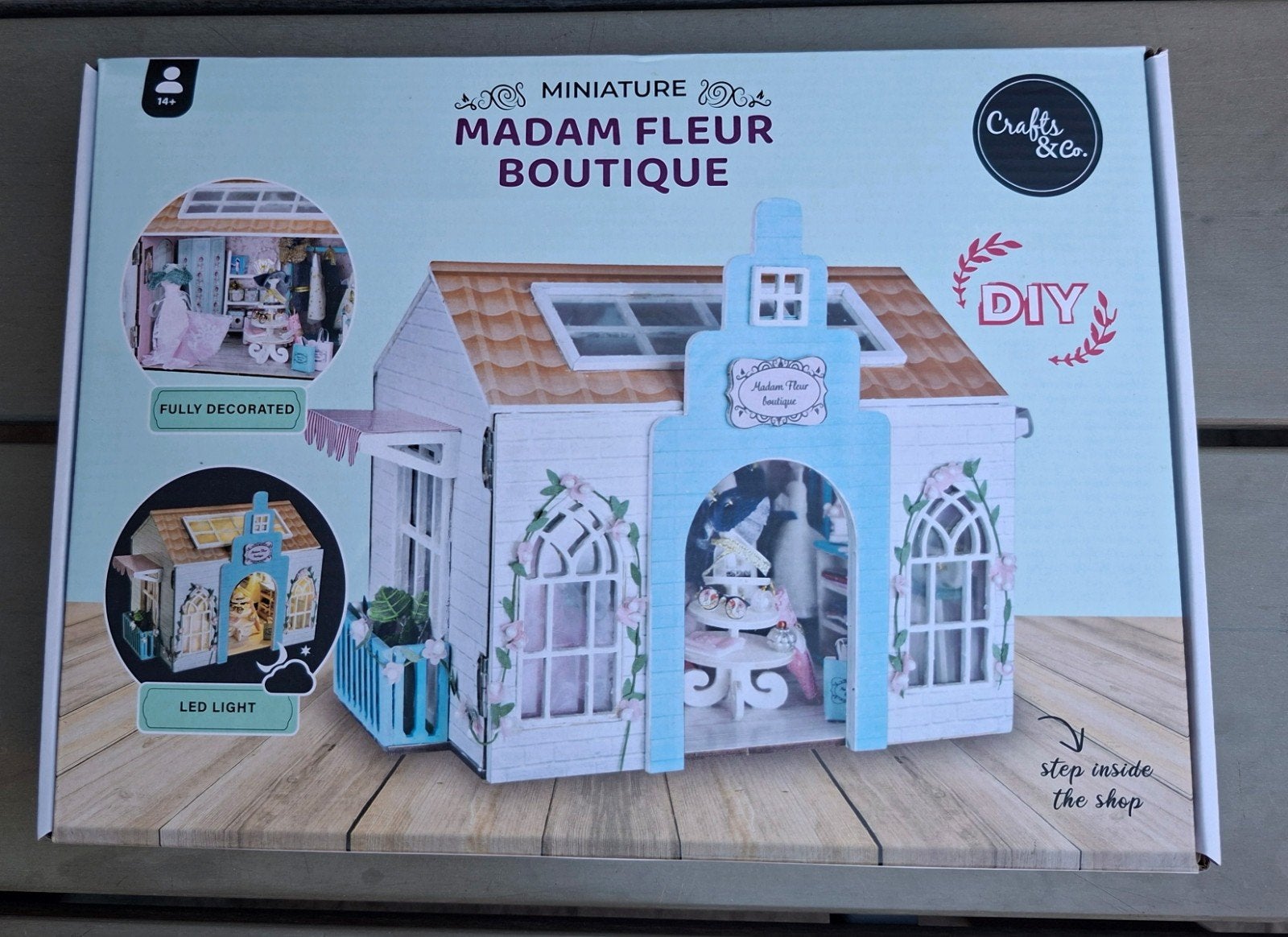 DIY Miniatuur Madam Fleur Boutique Knutselset met LED, Overige thema's, Nieuw, Meerkleurig, Ophalen of Verzenden