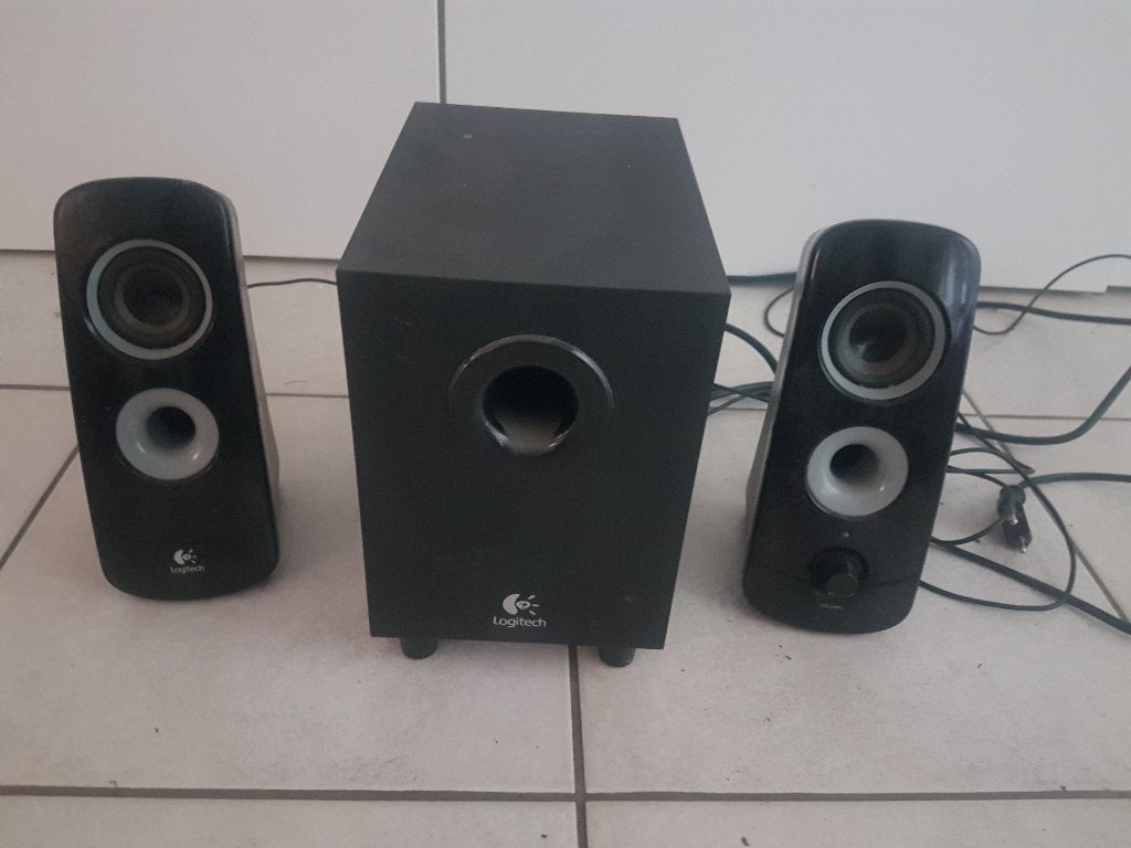 Logitech Z323 2.1 Luidsprekerset met Subwoofer, Computers en Software, Ophalen, Gebruikt, Audiokanaal 2.1, Logitech