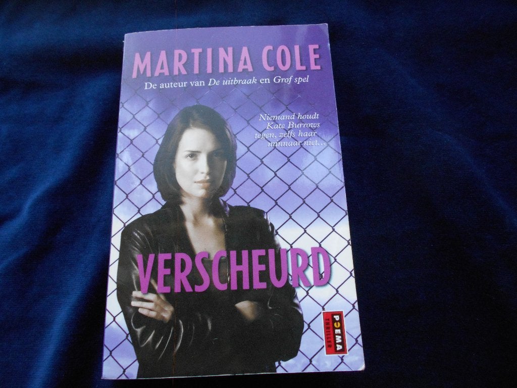 Martina Cole: Verscheurd, nu 2,50., Boeken, Thrillers, Gelezen, Ophalen of Verzenden