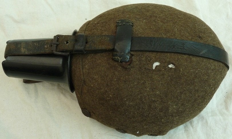 Veldfles, Feldflasche 1 Liter, M31, met beker, 1940s.(Nr.8), Ophalen of Verzenden, Landmacht, Duitsland, Overige typen