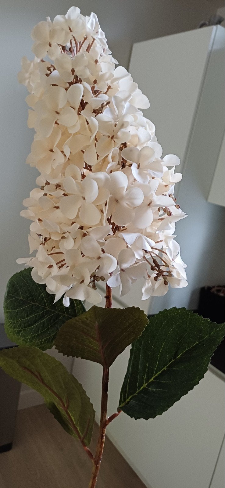 mooie vaas met zijde hortensia's, Beige, Ophalen of Verzenden, Met pot of vaas, Binnen
