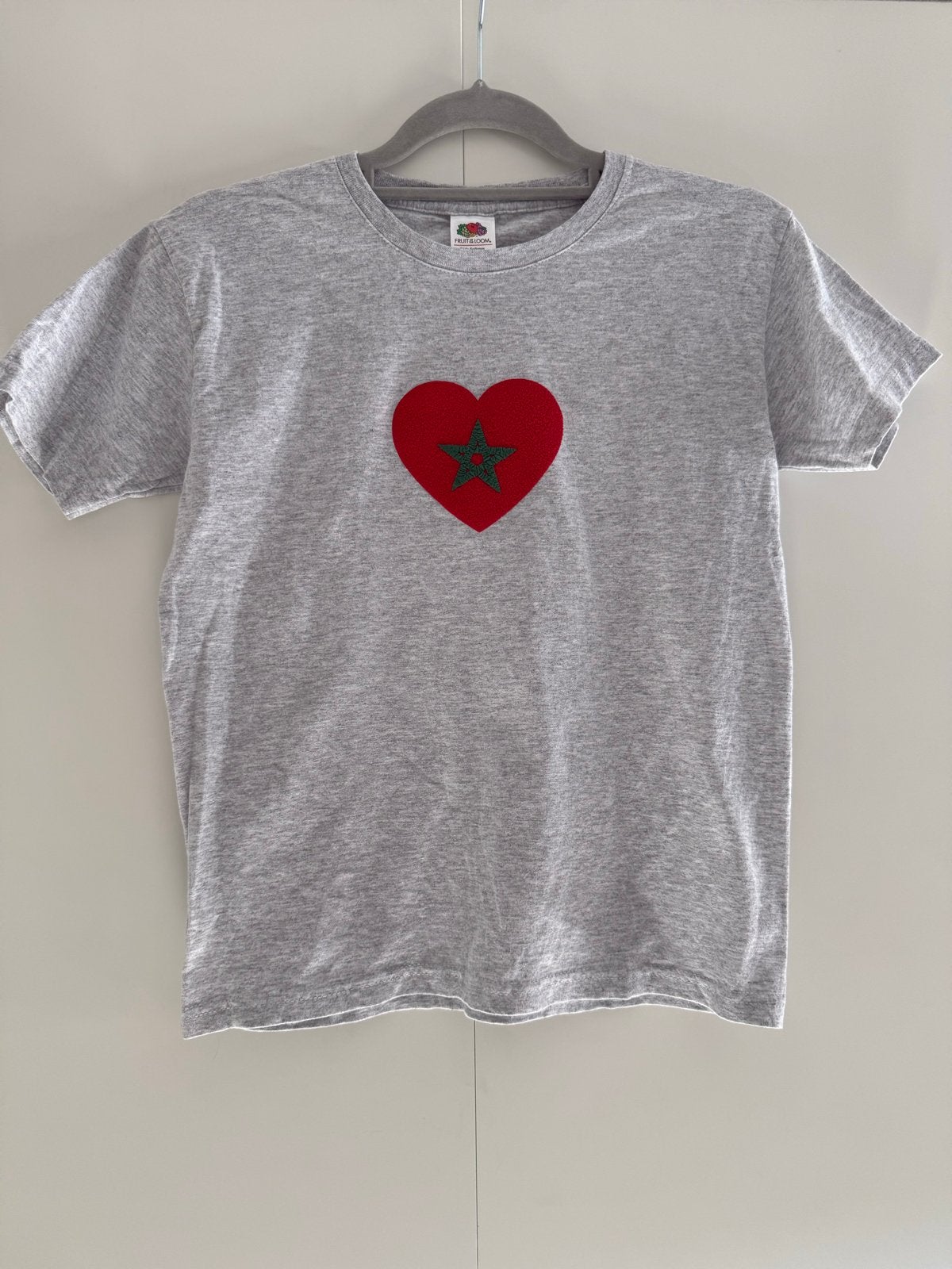 T-shirt met Marokkaanse vlag hart, Ophalen of Verzenden, Zo goed als nieuw, Jongen of Meisje, Shirt of Longsleeve