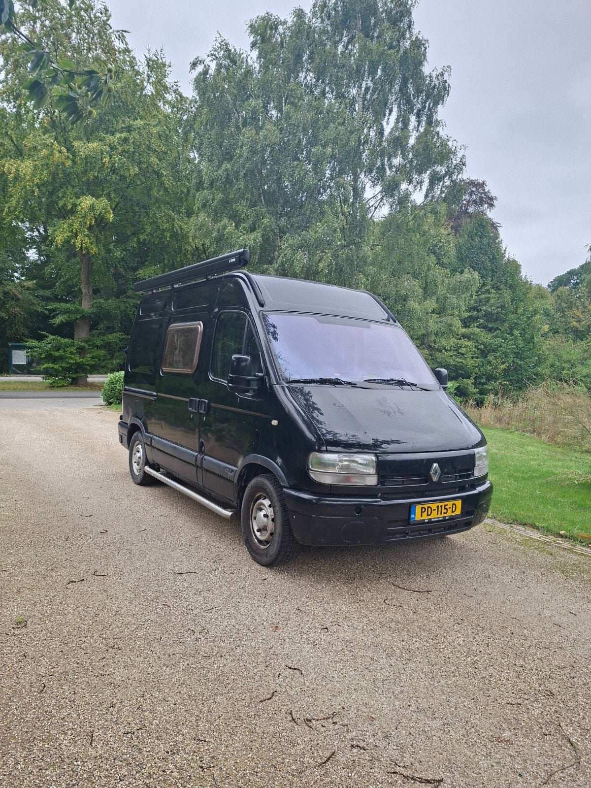 Instapklare renault master campter te koop, 2000 kg, 4 stoelen, Origineel Nederlands, Diesel