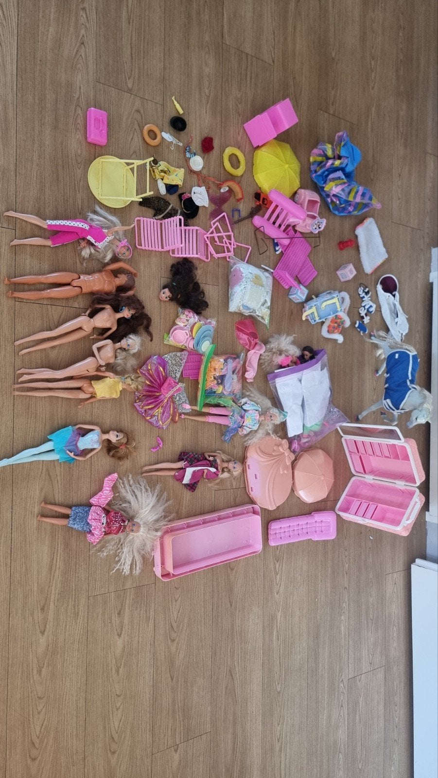 Grote Barbie en poppen collectie met accessoires, Kinderen en Baby's, Speelgoed | Poppen, Ophalen of Verzenden, Gebruikt, Barbie