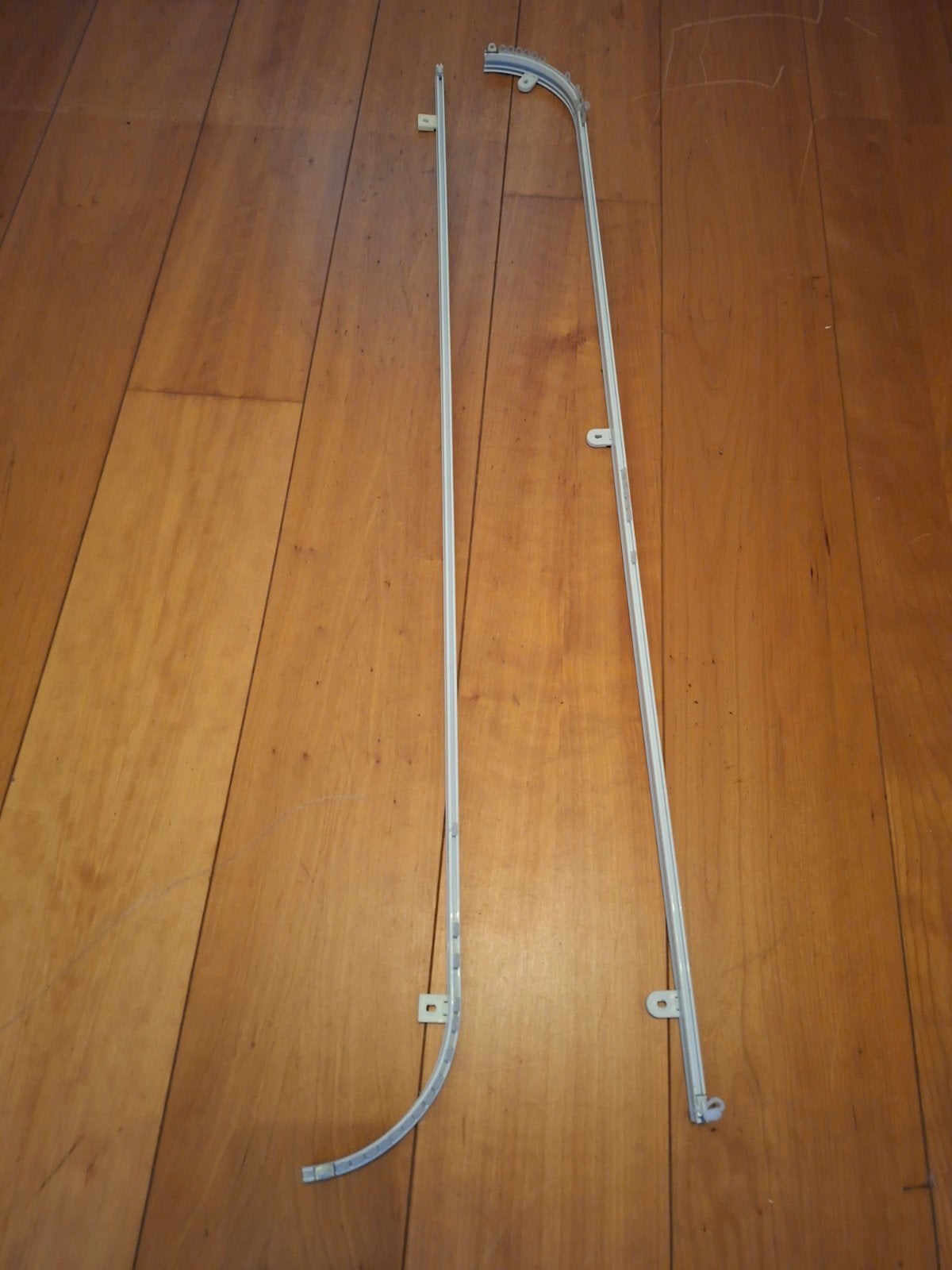 2 Gordijnrails met bocht, Huis en Inrichting, Ophalen, 120 cm, Wit, Zo goed als nieuw
