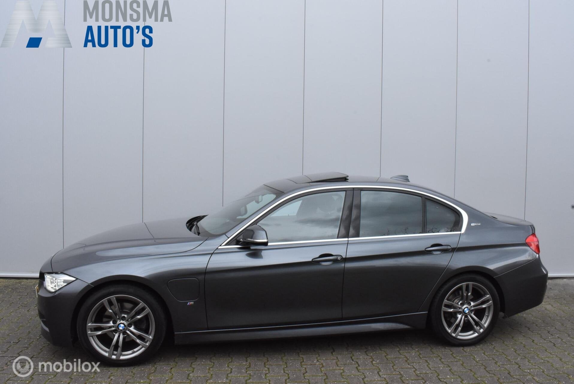 BMW 330e M-Sport 2016 Mineralgrau Schuifdak 18" LMV Keyless, Automaat, 1998 cc, Achterwielaandrijving, Gebruikt