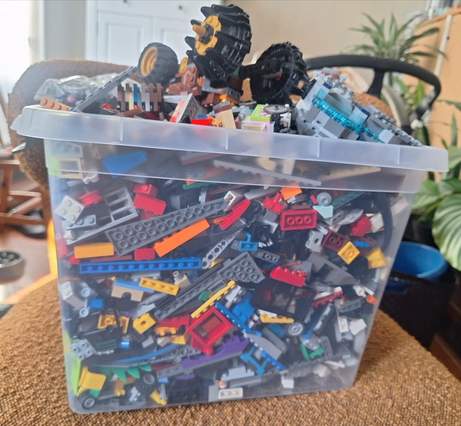 Grote bak met losse LEGO stenen en minifiguren, Ophalen, Inclusief minifiguren, Gebruikt, Lego