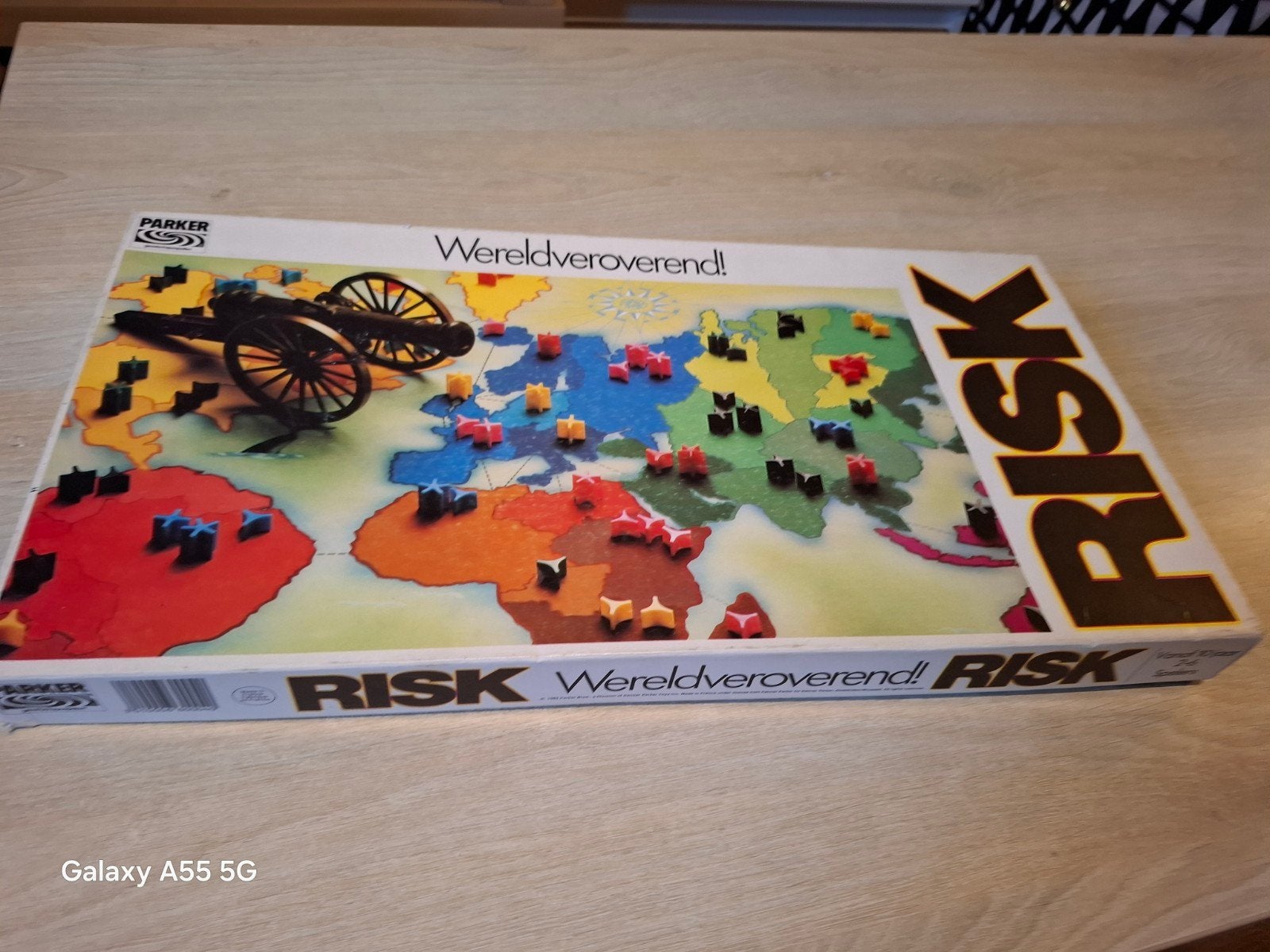 Risk Wereldveroverend! Bordspel - Klassieke Editie, Parker, Gebruikt, Vijf spelers of meer, 1027 Newport Ave, Pawtucket, RI 02861, USA