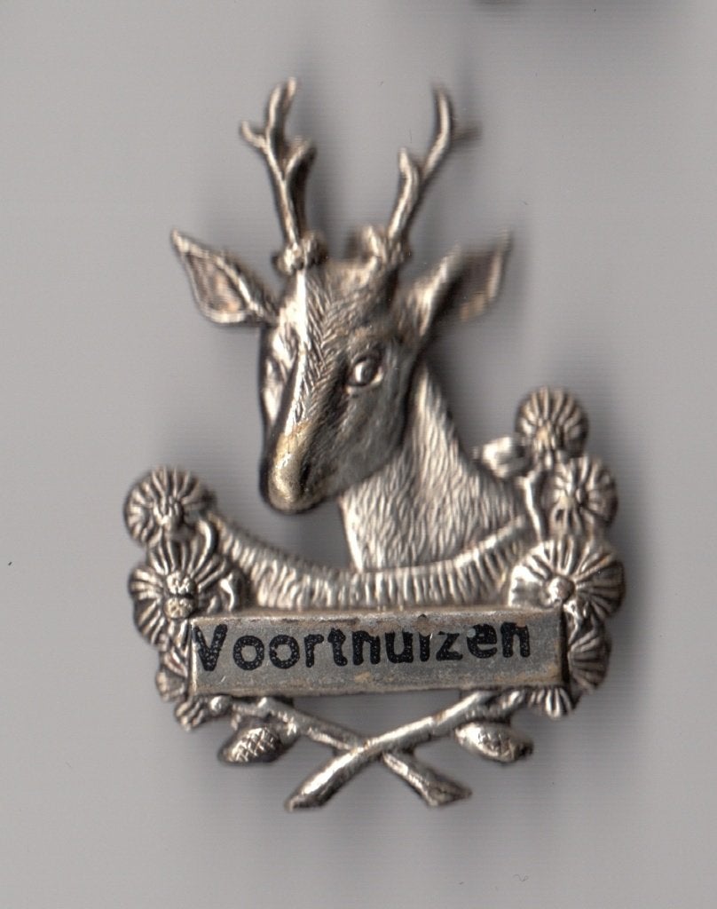 Voorthuizen Hert broche, Gebruikt, Niet vindbaar, Niet vindbaar, Speldje of Pin