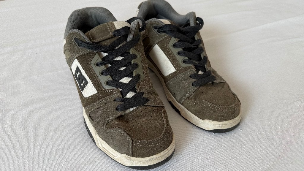 dc stag skateshoes olive - off white, Overige kleuren, Ophalen of Verzenden, Sneakers of Gympen, Dc shoes
