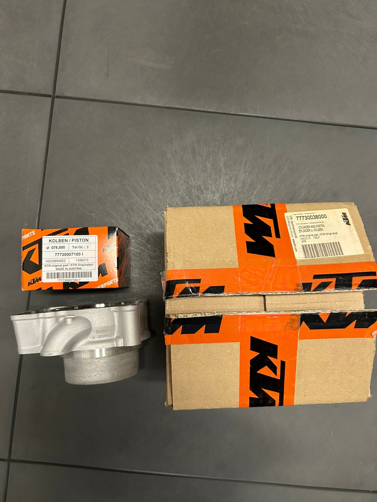 Nieuwe Cilinder en zuiger set KTM/Husqvarna 250cc, Ophalen, Nieuw
