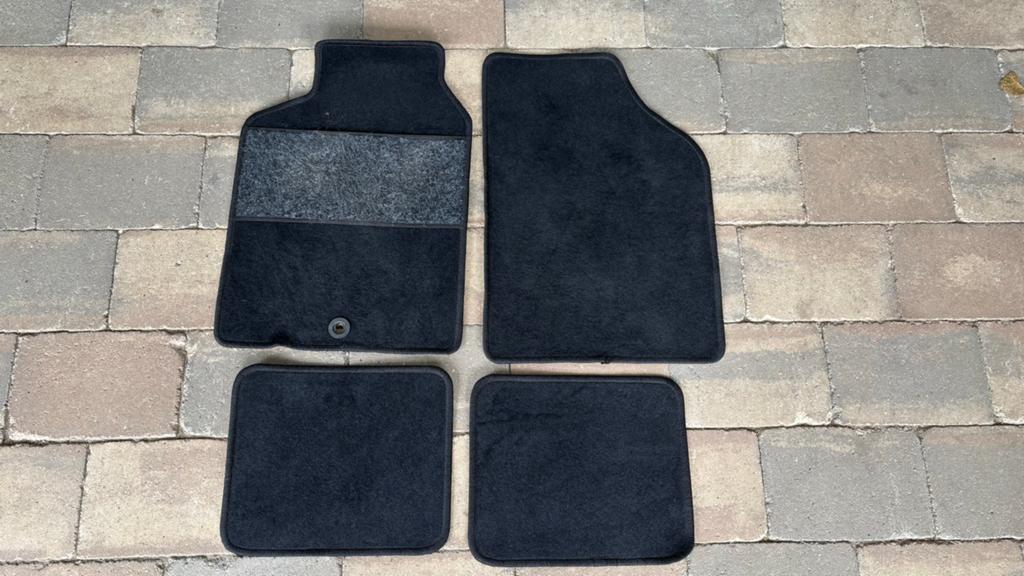 Set van 4 zwarte automatten, Ophalen of Verzenden, Gebruikt