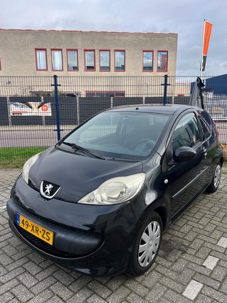 Peugeot 107 1.0 3DR 2007 zwart, Voorwielaandrijving, 15 km/l, 4 cilinders, 620 kg