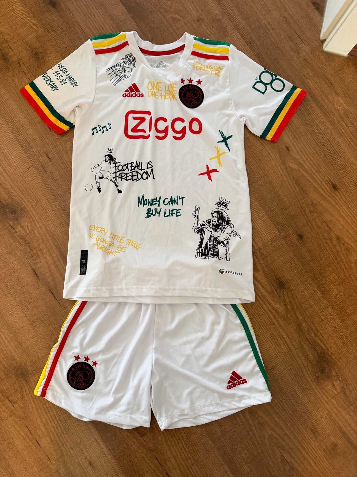 Ajax Bob Marley tenue maat 158/164, Ophalen of Verzenden, Zo goed als nieuw, Jongen of Meisje, Setje