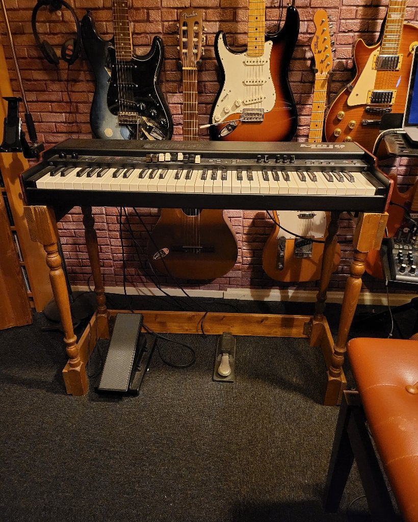 Crumar Mojo 61 met pedalen, vintage standaard en flightcase, Muziek en Instrumenten, 61 toetsen, Zo goed als nieuw, Aanslaggevoelig