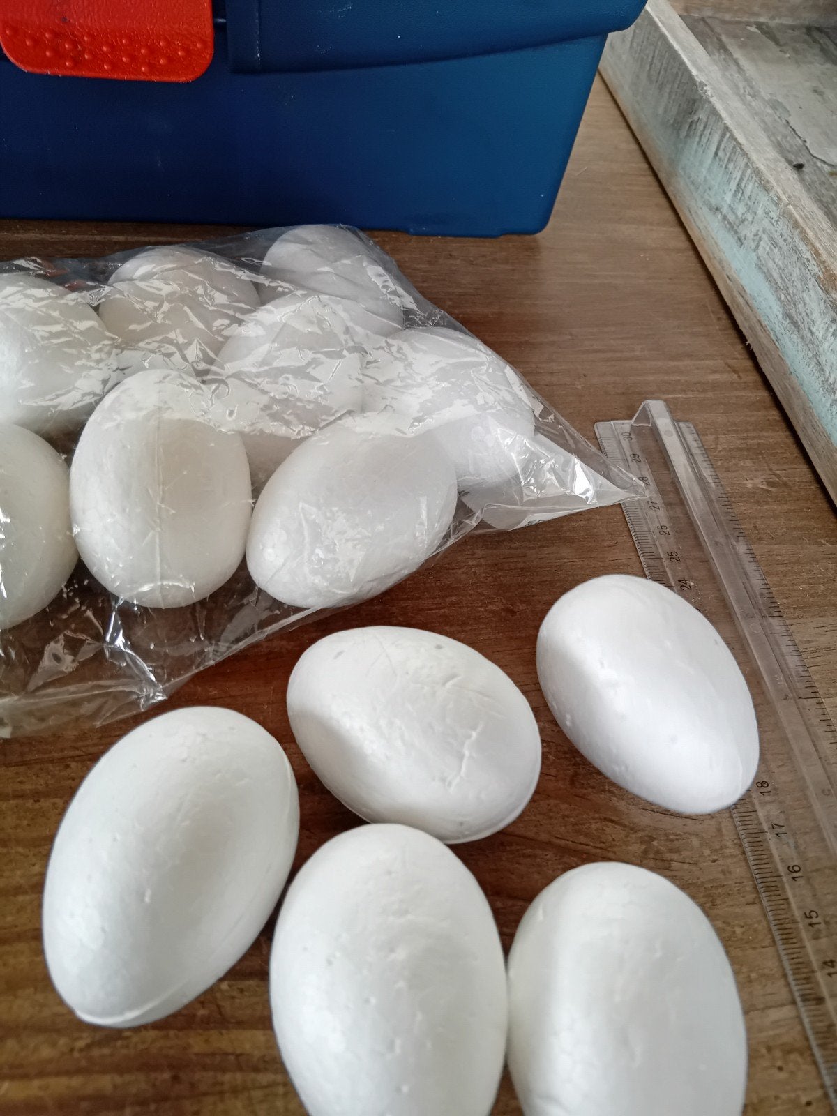13 piepschuim eieren van 6 cm voor Pasen of knutselen, Ophalen of Verzenden