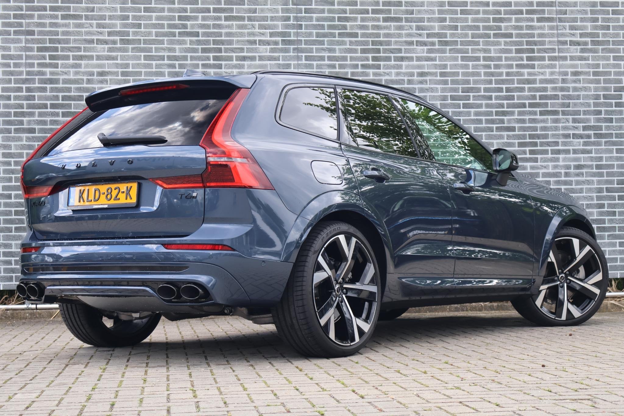 Volvo XC60 T6 Plug-in hybrid AWD Plus Black Edition | Heico, Auto's, Volvo, Automaat, 12 maanden, Euro 6, 4 cilinders