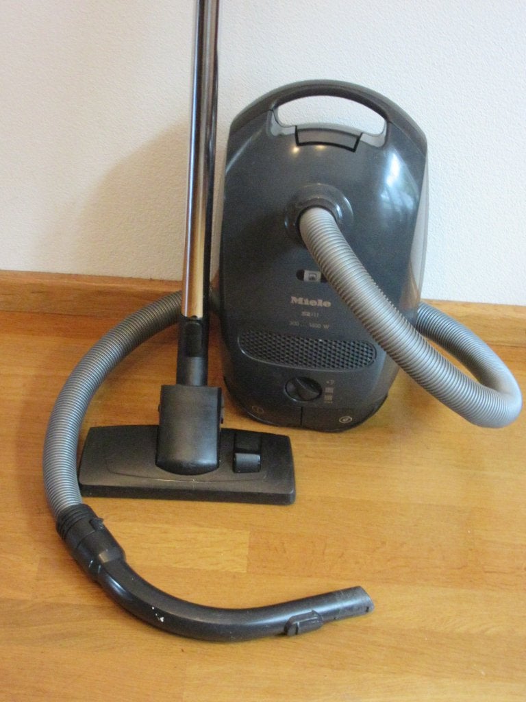 Miele Stofzuiger S2111 300-----1600 watt Perfecte Staat., Witgoed en Apparatuur, Stofzuigers, Zo goed als nieuw, Miele, Sledestofzuiger
