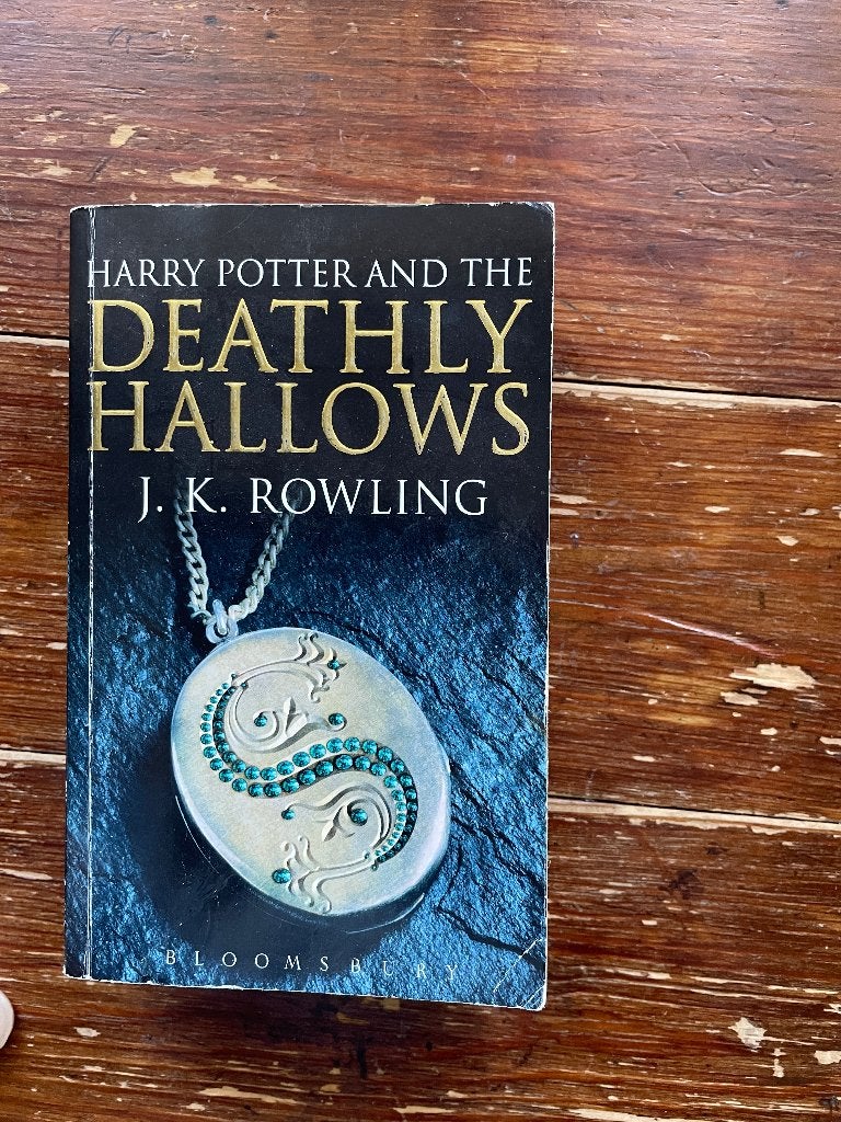 J.K. Rowling Harry Potter and the Deathly Hallows 2008 Adult, Boeken, Gelezen, J.K. Rowling, Ophalen of Verzenden, Fictie