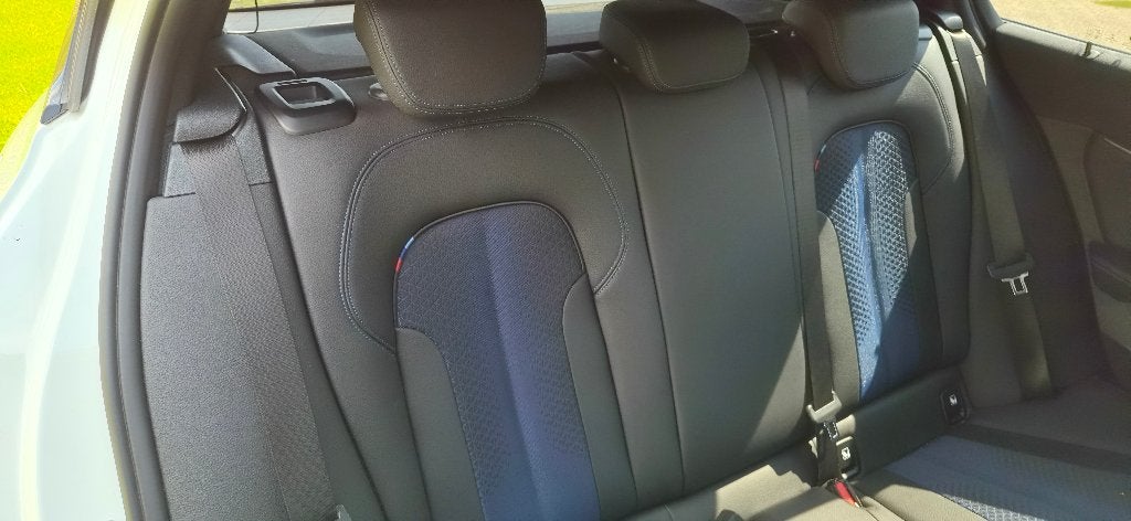 Foto 12 van BMW 1-Serie 118i 136pk 2021 Executive Edition M-sport