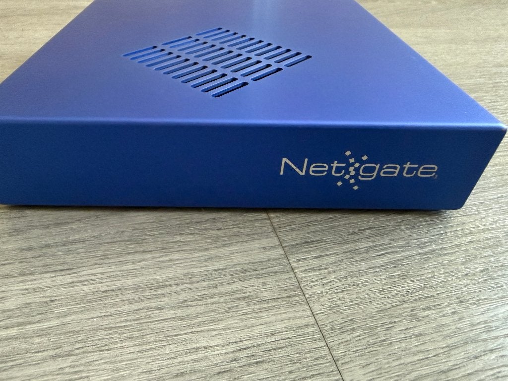Netgate SG-2440 pfsense router firewall, Ophalen of Verzenden, Zo goed als nieuw, Router, Netgate