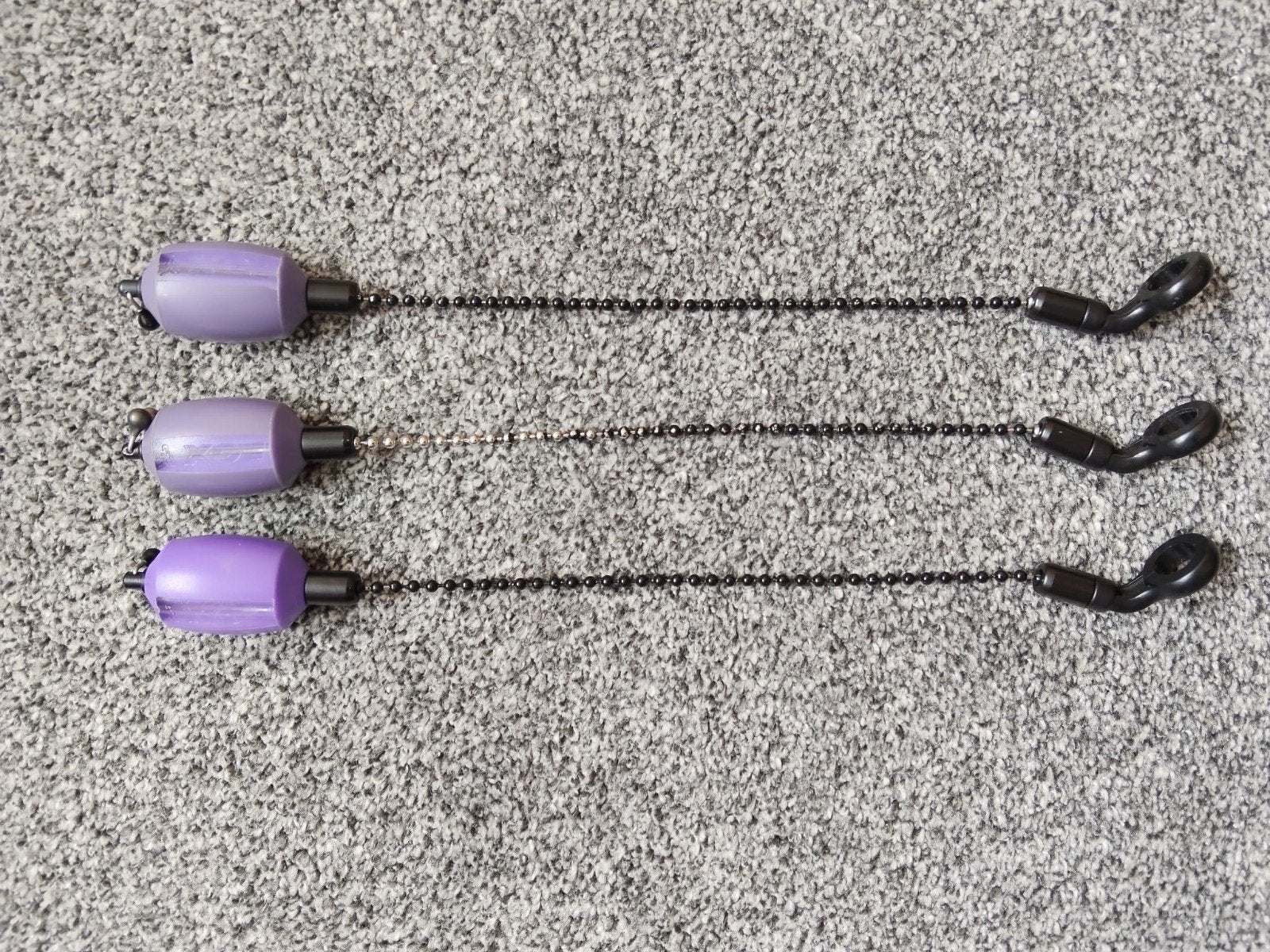 Set van 3 paarse bobbins, Ophalen
