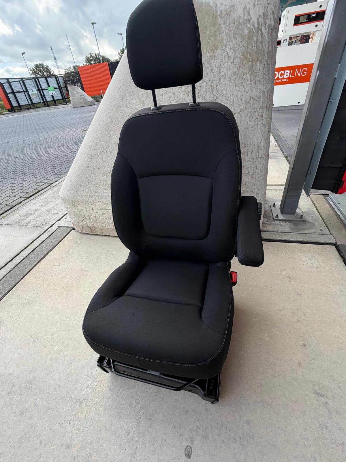 Nette bijrijdersstoel  Trafic/Nissan NV300 Talento Vivaro, Auto-onderdelen, Ophalen of Verzenden, Gebruikt, Fiat
