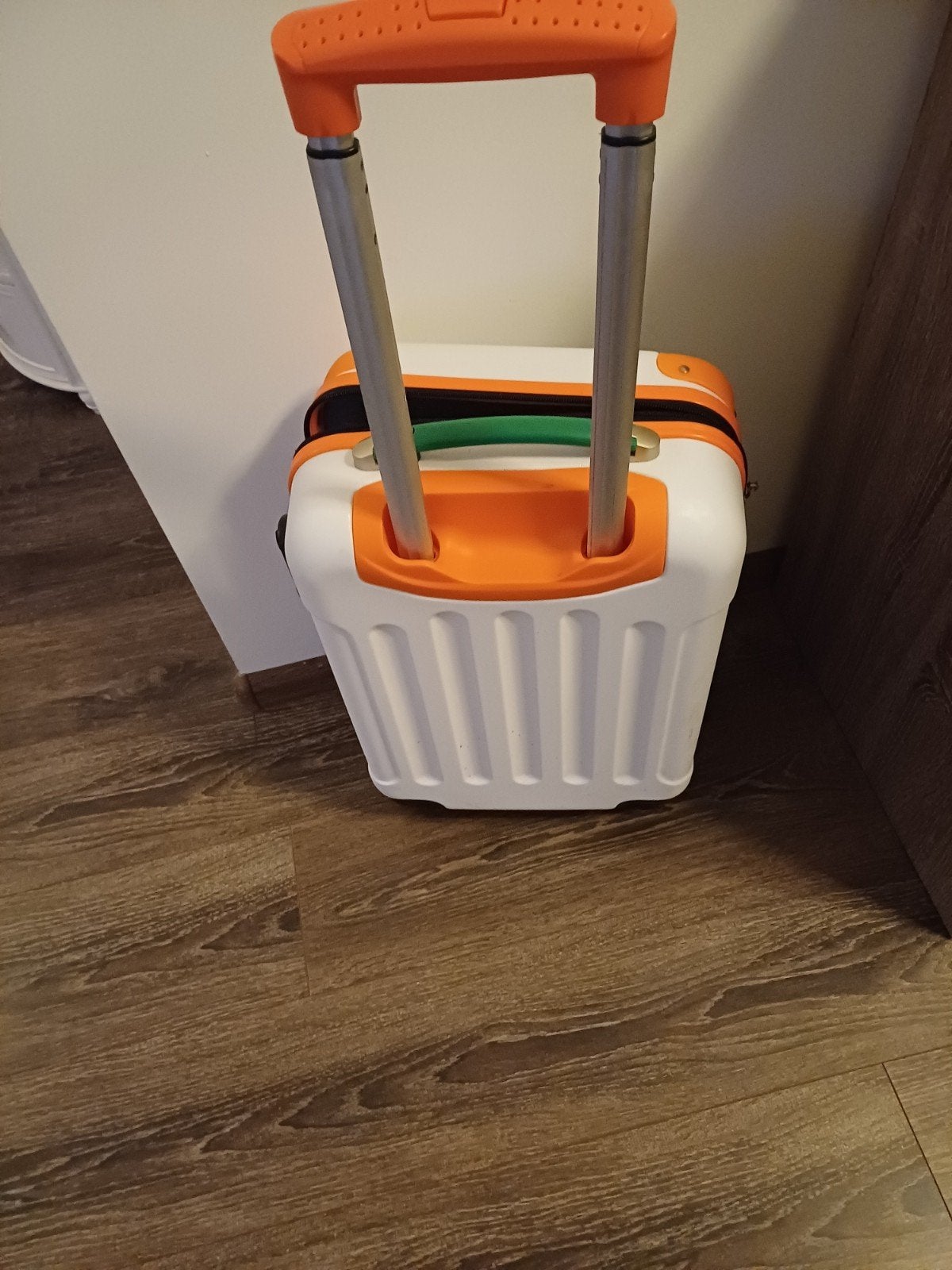 Trolley, Sieraden, Tassen en Uiterlijk, Koffers, Ophalen of Verzenden, Zo goed als nieuw, Hard kunststof, 50 tot 60 cm
