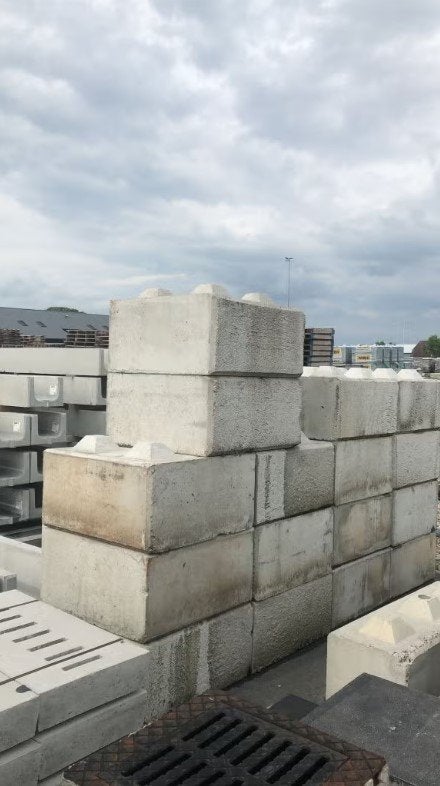 Gebruikte megablokken 80x80x40 met nop z.g.a.n. 16 stuks, Verzenden, Zo goed als nieuw, Beton, Overige typen