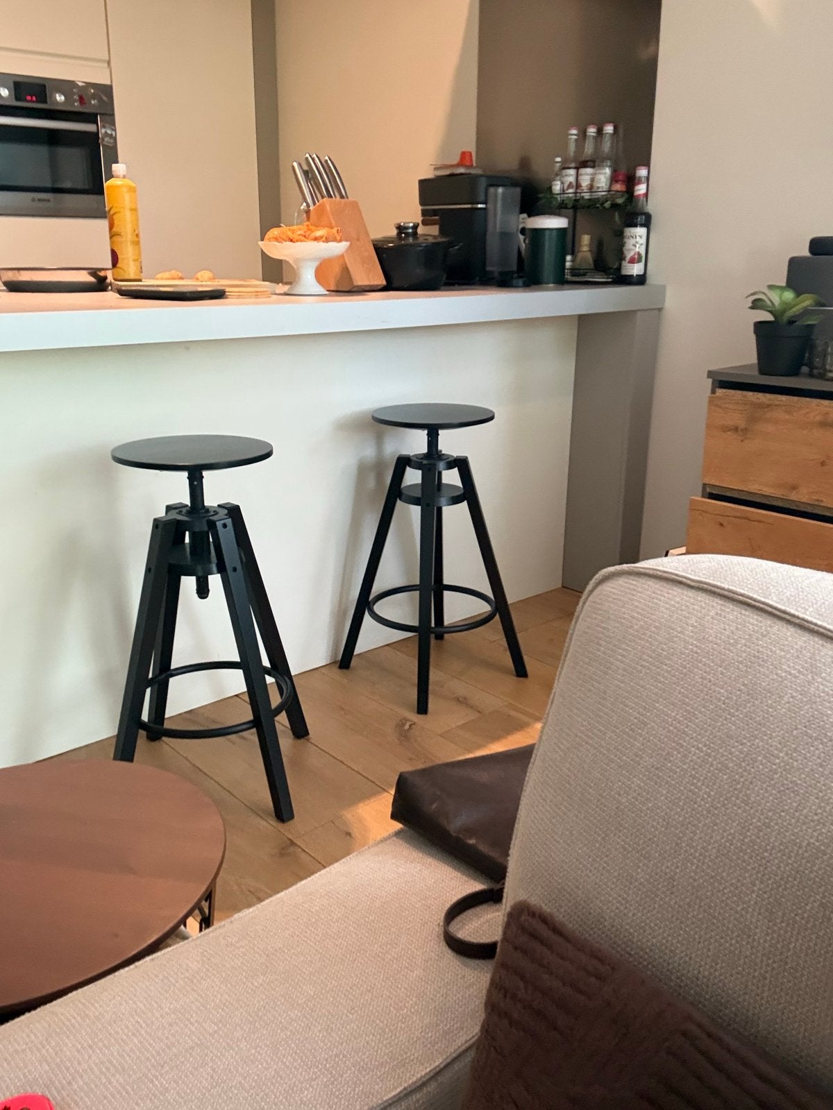 Ikea Dalfred barkrukken - 2 stuks, in hoogte verstelbaar, Huis en Inrichting, Krukjes, Ophalen, In hoogte verstelbaar, Zo goed als nieuw