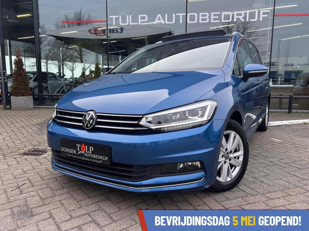Volkswagen Touran 1.5 TSI Highline 7p Automaat Dak Leder Lux, 15 km/l, Zwart, 4 cilinders, 150 pk