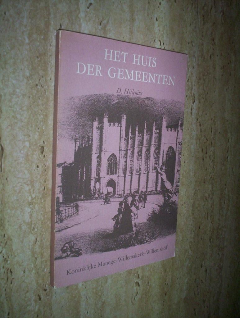 het huis der gemeenten - Hillenius (vng), Ophalen of Verzenden, Zo goed als nieuw