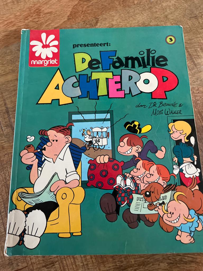 De Familie Achterop - Margriet presenteert (deel 3), Boeken, Stripboeken, Eén stripboek, Ophalen of Verzenden, Zo goed als nieuw