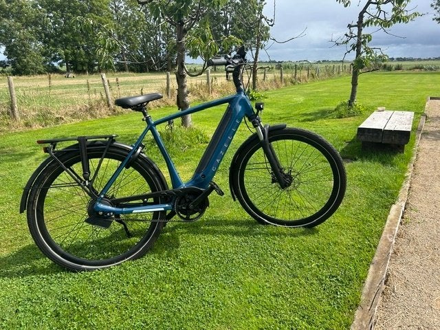 Gazelle Ultimate C380 HMB Framemaat 57 uit Januari 2025, Ophalen, Zo goed als nieuw, 50 km per accu of meer, 55 tot 59 cm