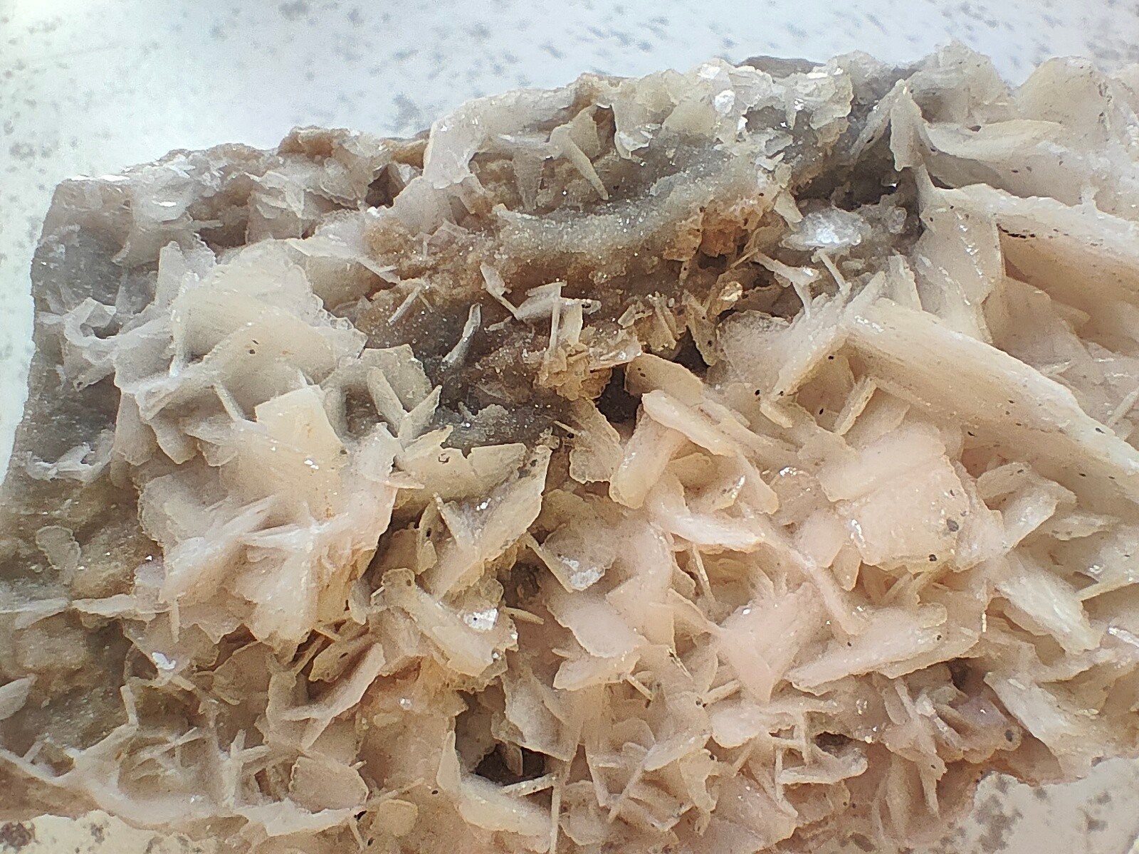 Mineraal met fijne bariet aan twee kanten, 209 gram, Ophalen