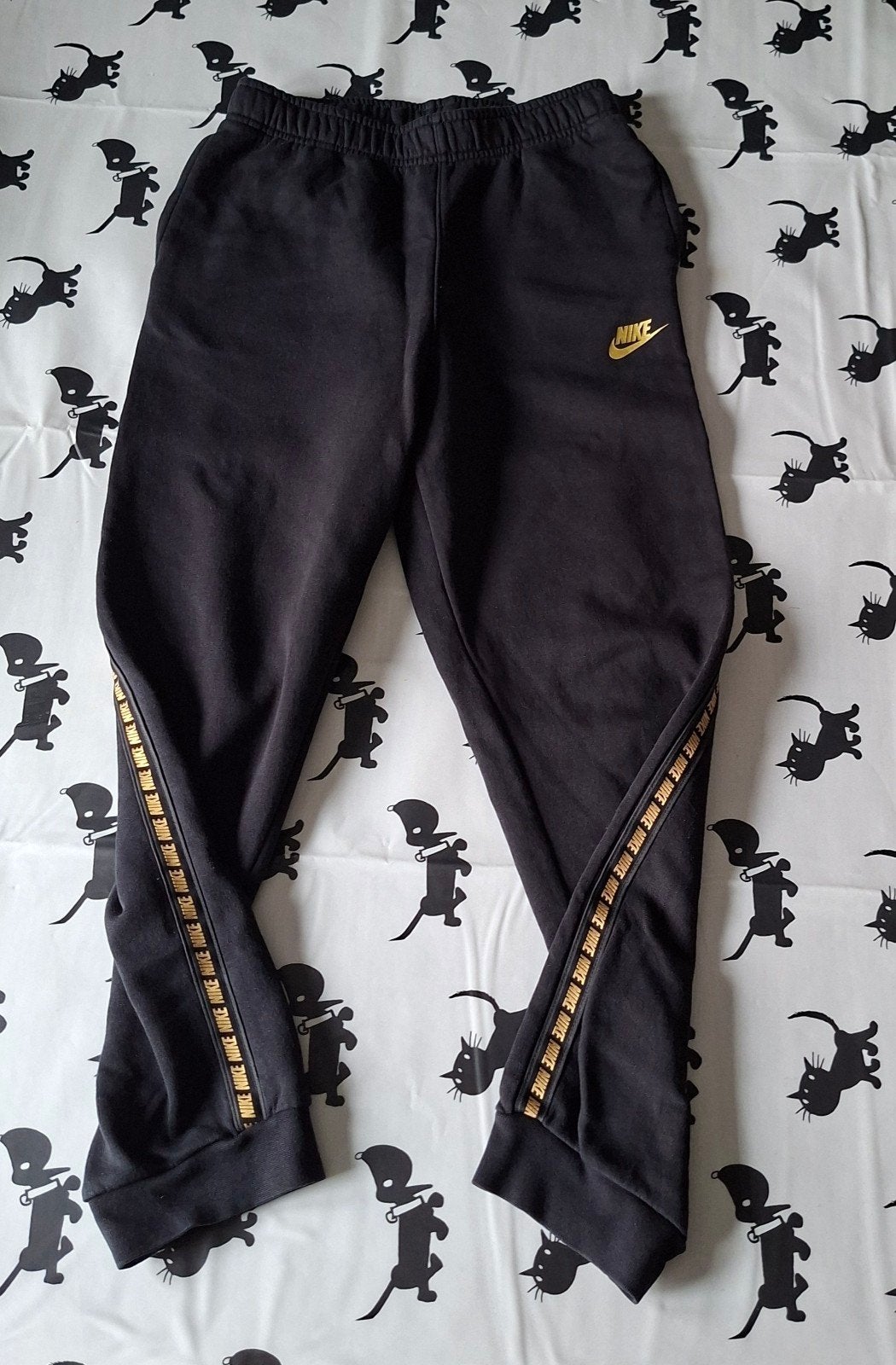 Nike  trainingsbroek , maat XL (kindermaat), Ophalen of Verzenden, Zo goed als nieuw, Jongen of Meisje, Broek