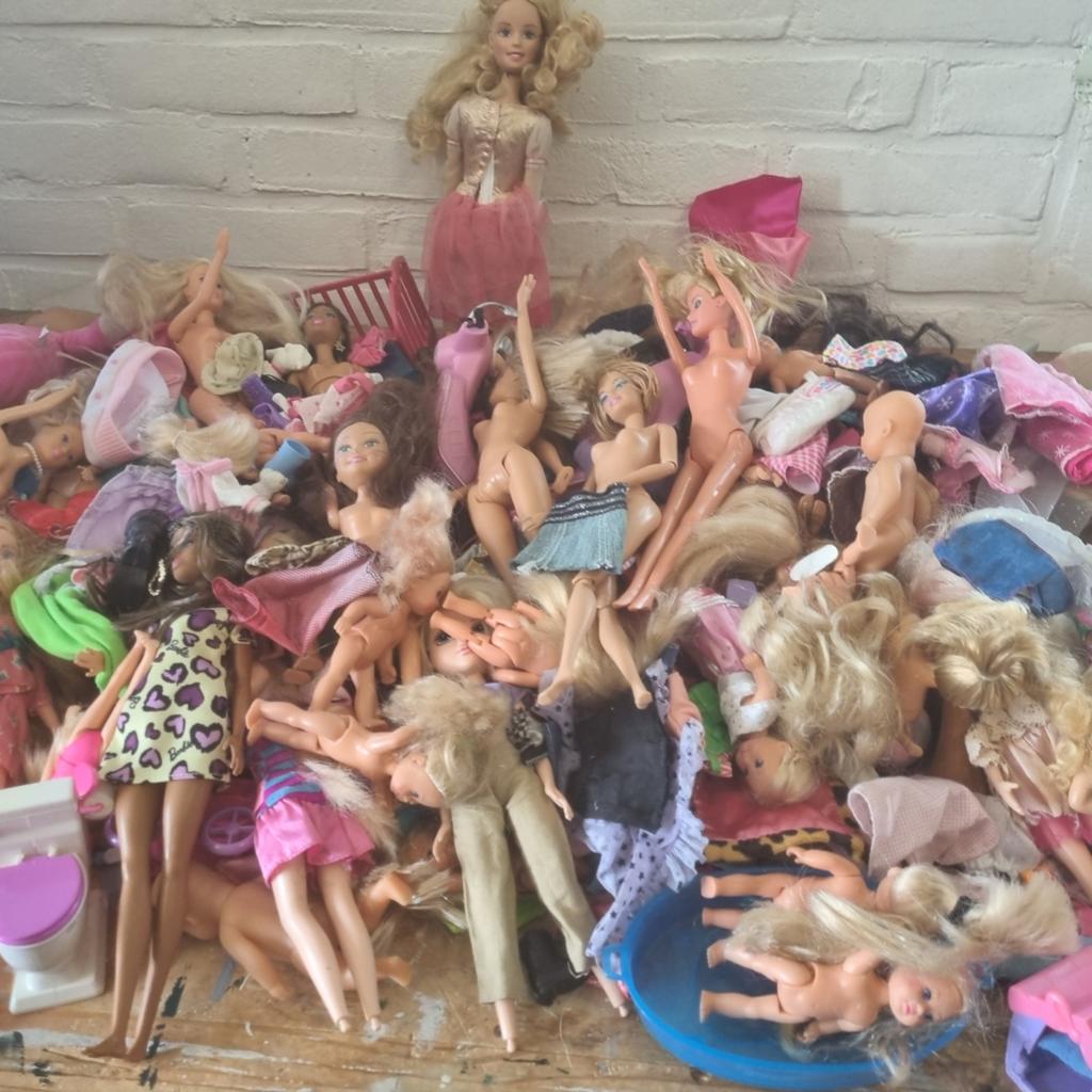 Barbie poppen klein, groot en kleertjes, Ophalen, Barbie