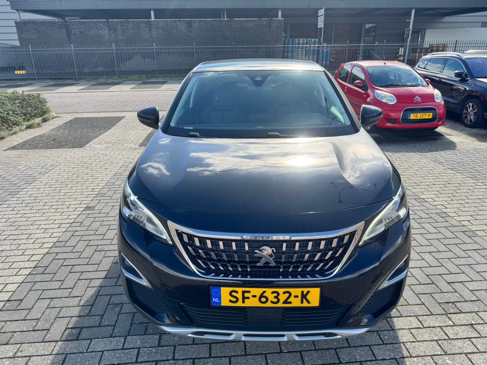 Peugeot 3008 1.2 Puretech 96KW/130PK Eat6 2018 Zwart, Auto's, Automaat, Dealer onderhouden, Achterwielaandrijving, Leder en Stof