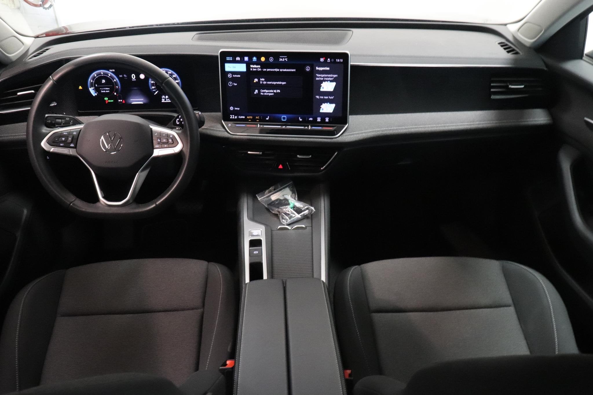 Volkswagen Passat Variant 1.5 eTSI Business | Camera | Adapt, Auto's, 4 cilinders, Zwart, 19 km/l, 1600 kg
