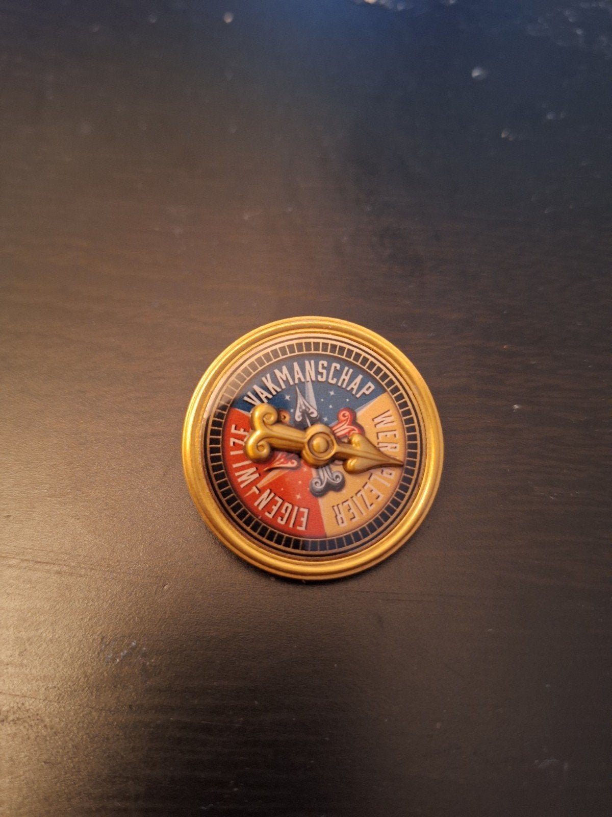 Efteling kompas medewerkerspin, Ophalen of Verzenden, Button of Speldje