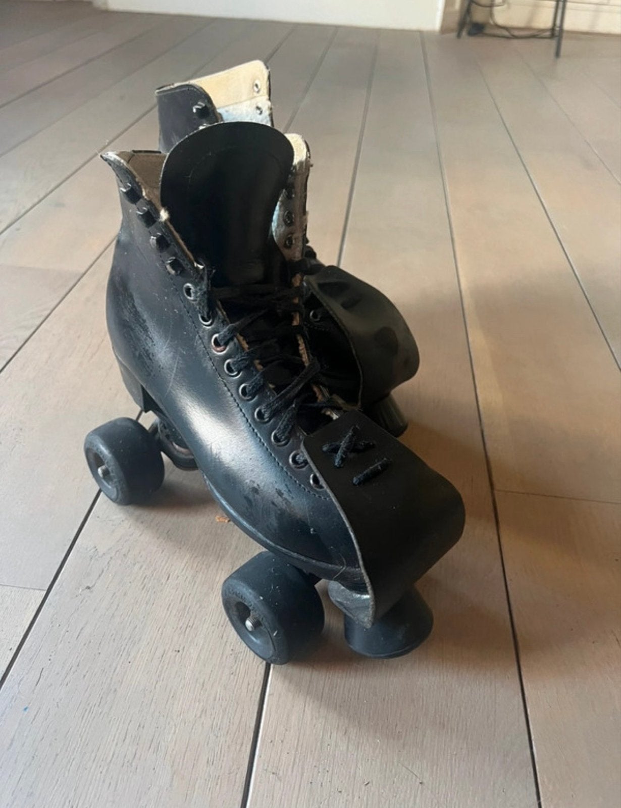 Zwarte leren rolschaatsen - Maat 39, Sport en Fitness, Ophalen of Verzenden, Gebruikt, Dames, Overige typen