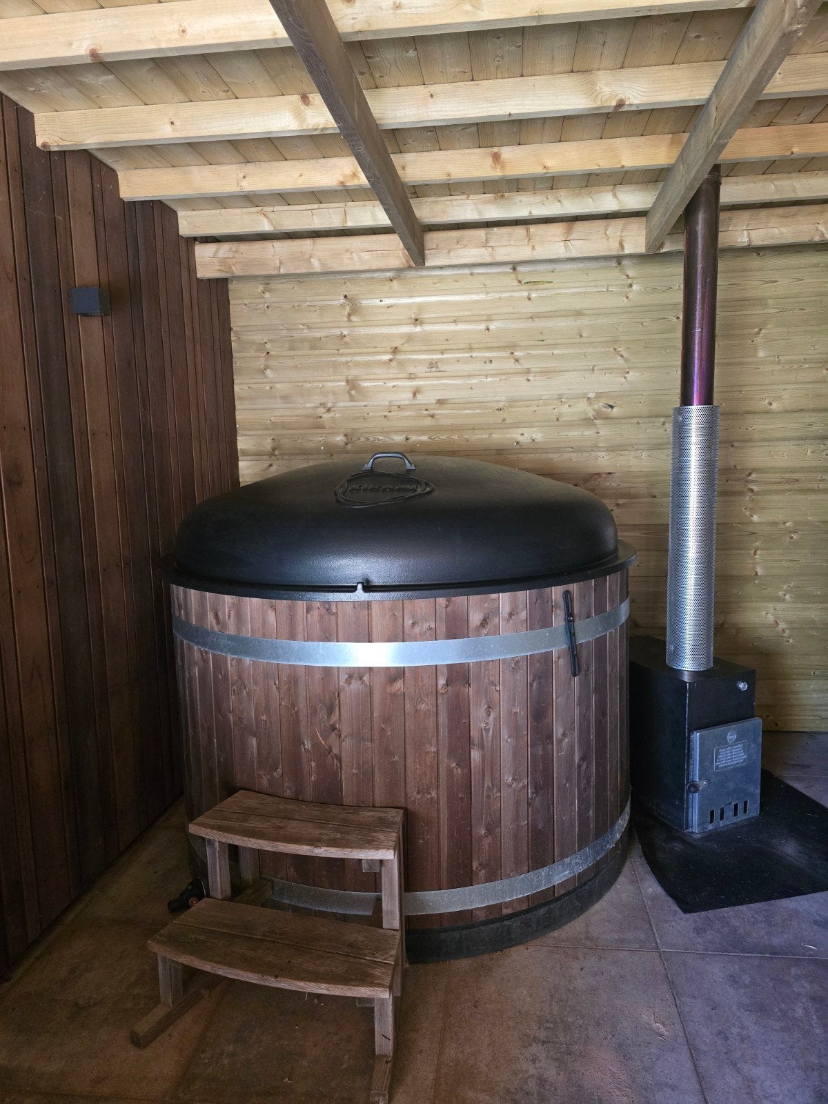 kirami houtgestookte hottub, Tuin en Terras, Ophalen, Zo goed als nieuw