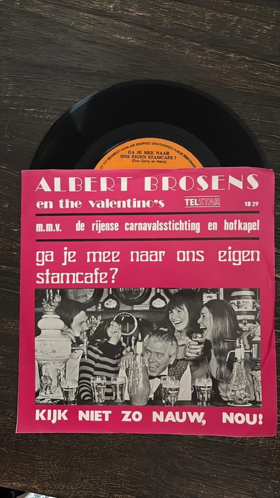 Albert Brosens - Ga je mee naar ons eigen stamcafe?, Ophalen of Verzenden, Zo goed als nieuw, Nederlandstalig