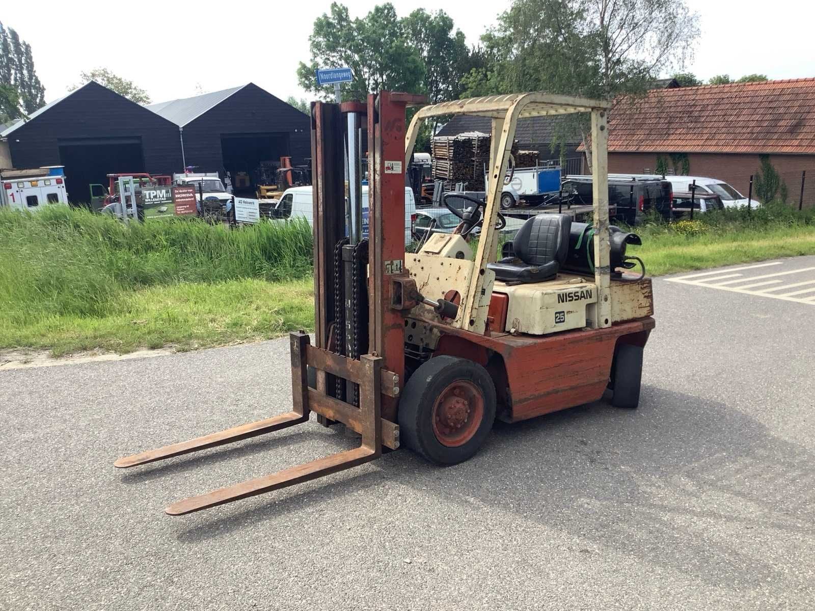 Nissan 25 Vorkheftruck, LPG, Heftruck, Nissan