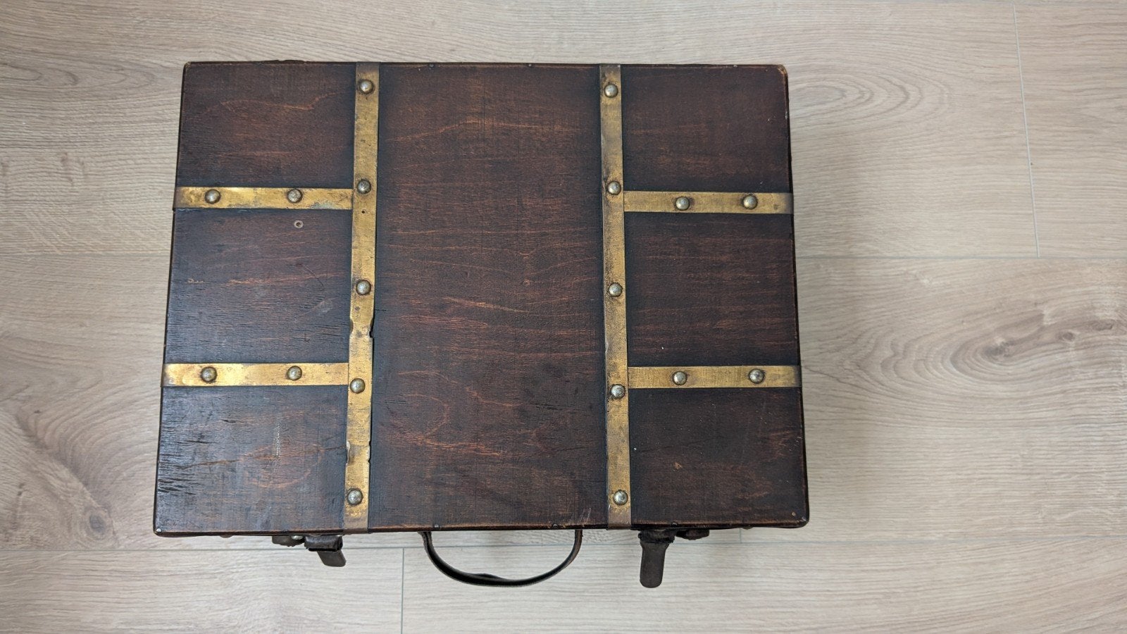 Vintage houten kist met messing beslag, Ophalen of Verzenden