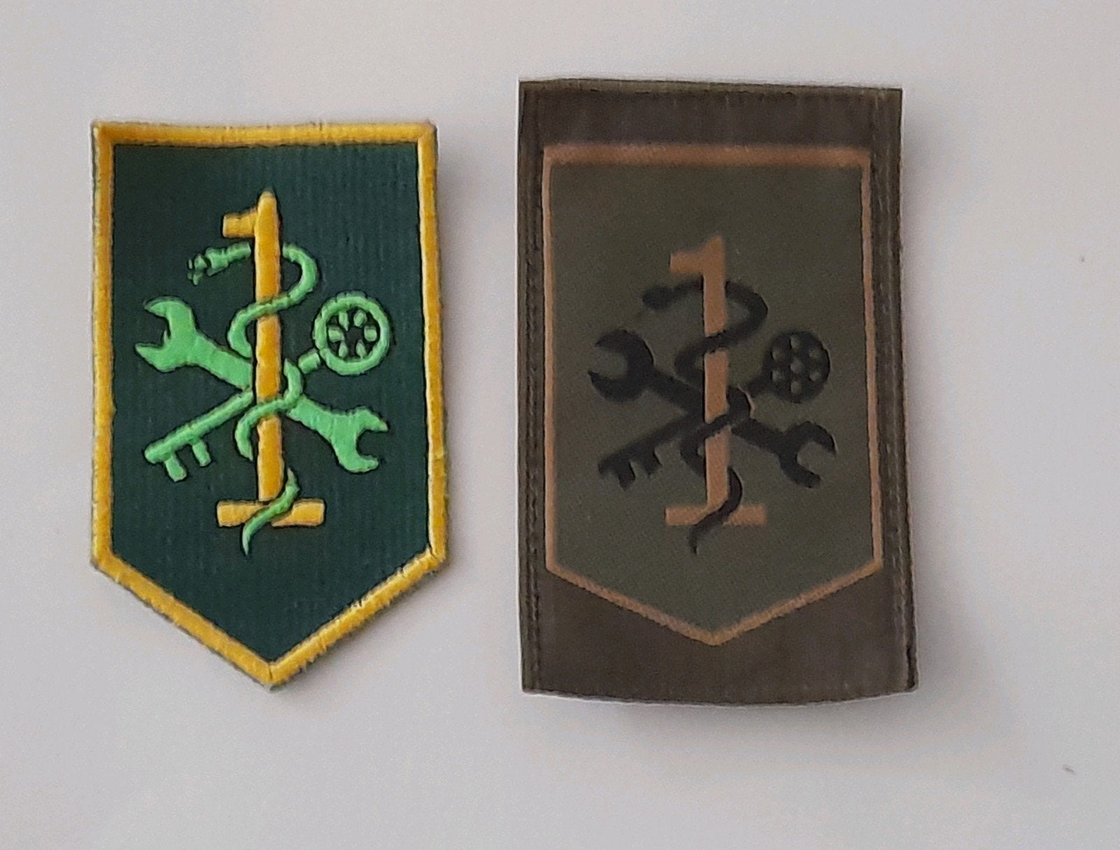Mouwembleem 1e logistieke brigade, Ophalen of Verzenden, Landmacht, Nederland, Embleem of Badge
