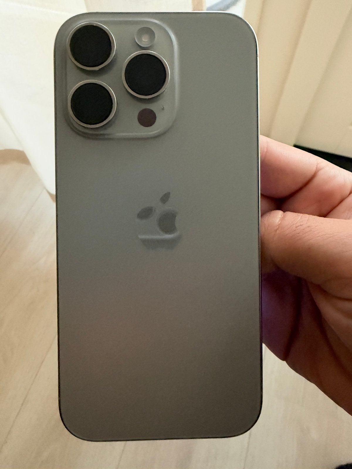 iPhone 16 Pro 128GB Natural Titanium – 90% batterij